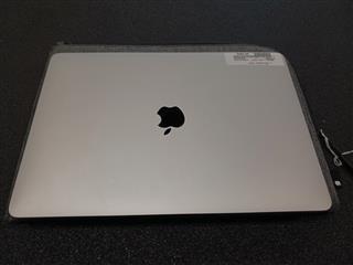 APPLE MACBOOK AIR A2337